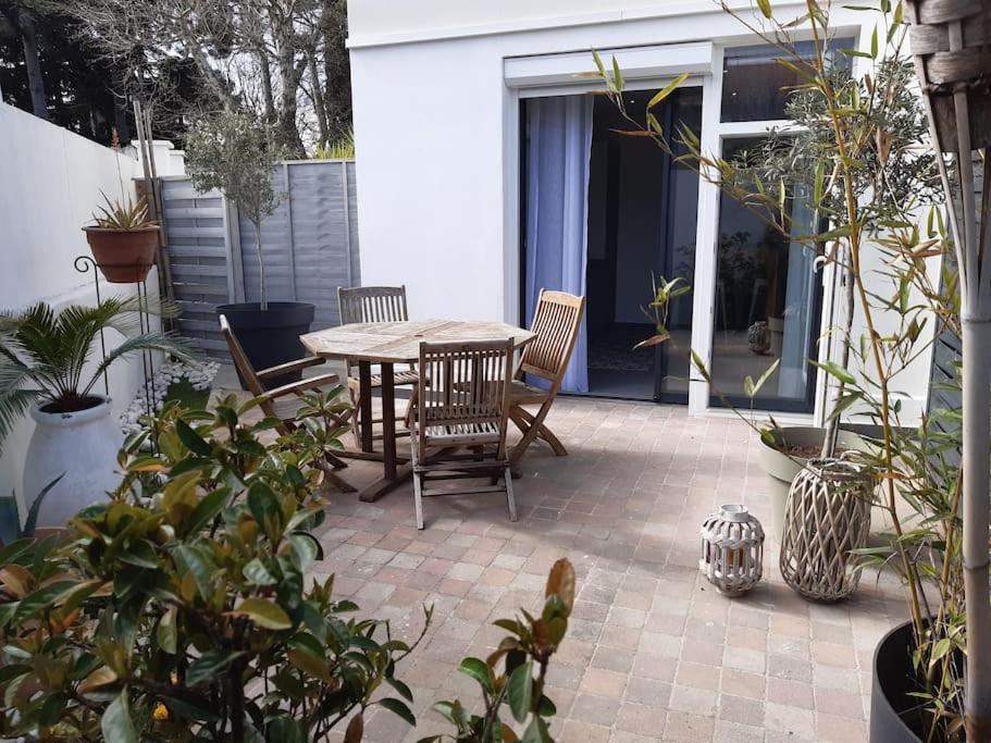 Grand Studio Avec Patio Marseille Exterior photo